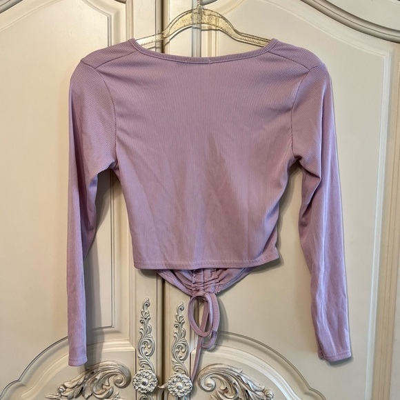 BOOHOO Ruched Chinch Tie Front Long-Sleeve Crop Top in Lilac Purple, Size 4 EUC - Picture 5 of 10